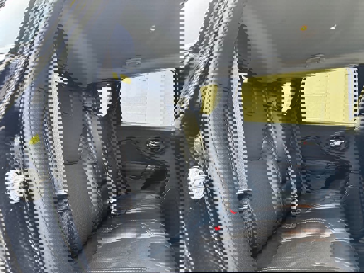 Used 2023 Jeep Cherokee Altitude Lux image 19