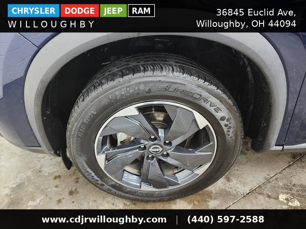 Used 2024 Nissan Rogue SV AWD/4WD image 39