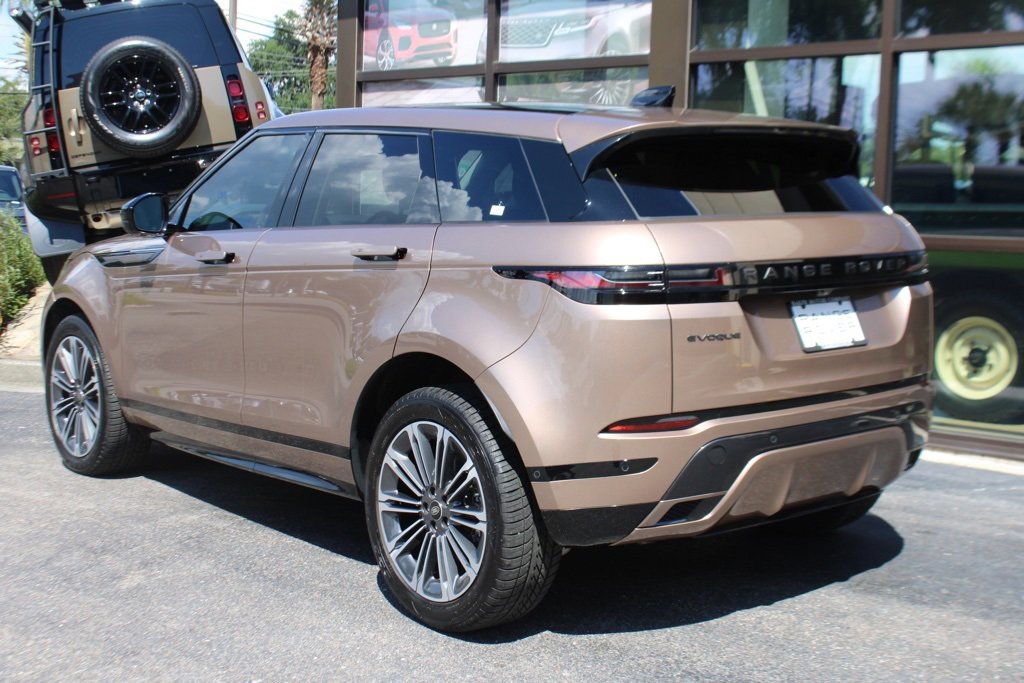 Used 2024 Land Rover Range Rover Evoque Dynamic SE image 3