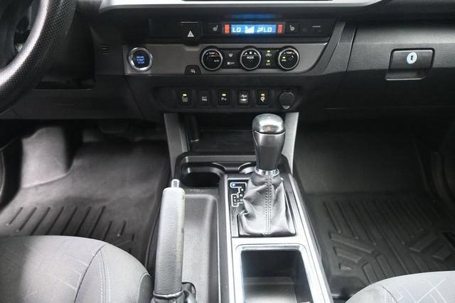 Used 2016 Toyota Tacoma TRD Sport w/ Premium & Technology Package RWD image 13