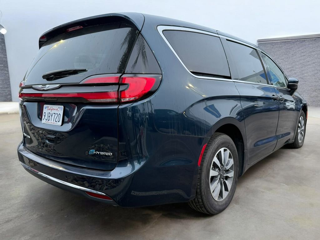 Used 2023 Chrysler Pacifica Touring-L image 23