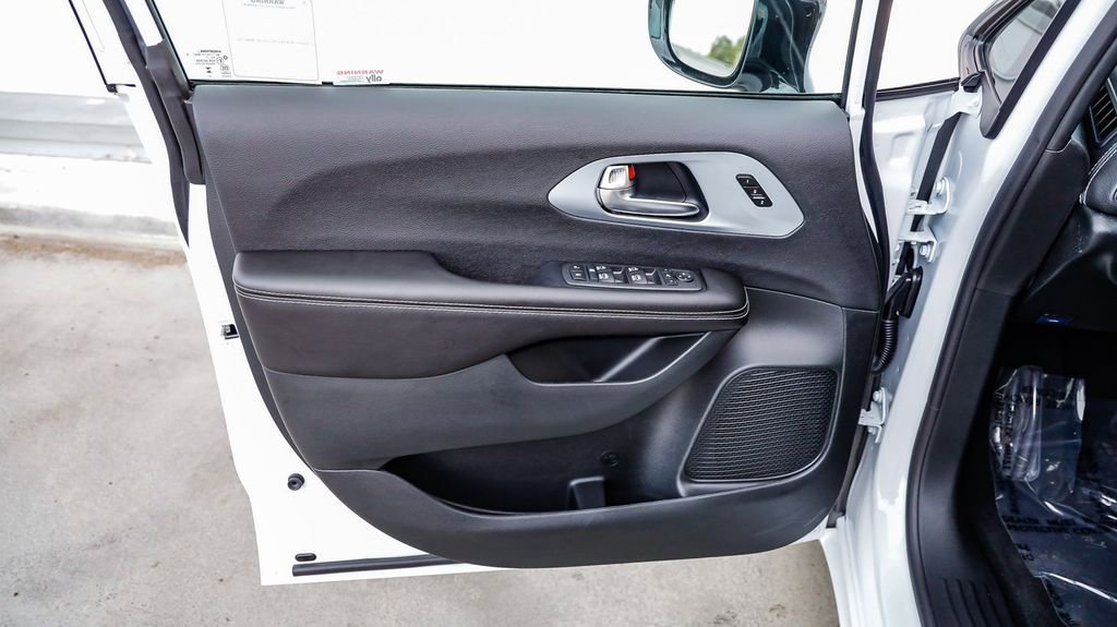 New 2026 Chrysler Pacifica Limited w/ S Appearance Package FWD image 26
