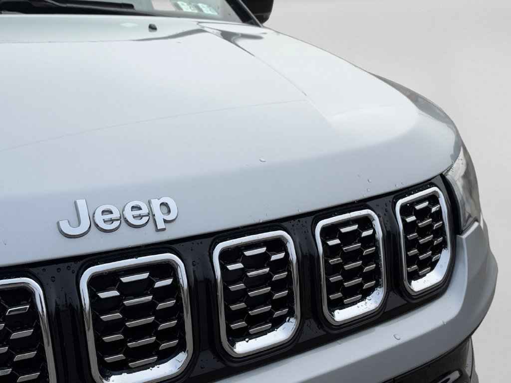 Used 2024 Jeep Compass Limited AWD/4WD image 32