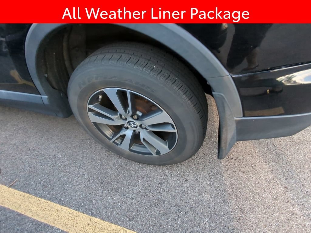 Used 2018 Toyota RAV4 XLE AWD/4WD image 5