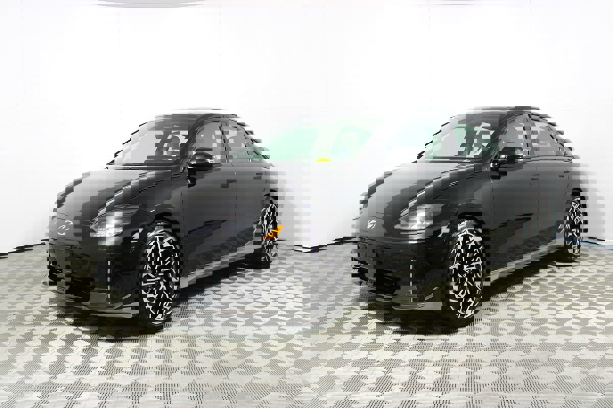 Used 2024 Hyundai Ioniq 6 Limited image 27