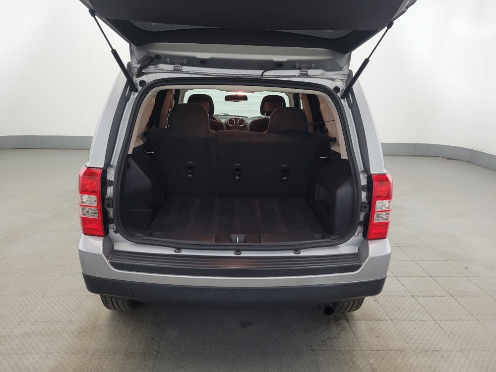 Used 2016 Jeep Patriot Sport w/ Power Value Group AWD/4WD image 29