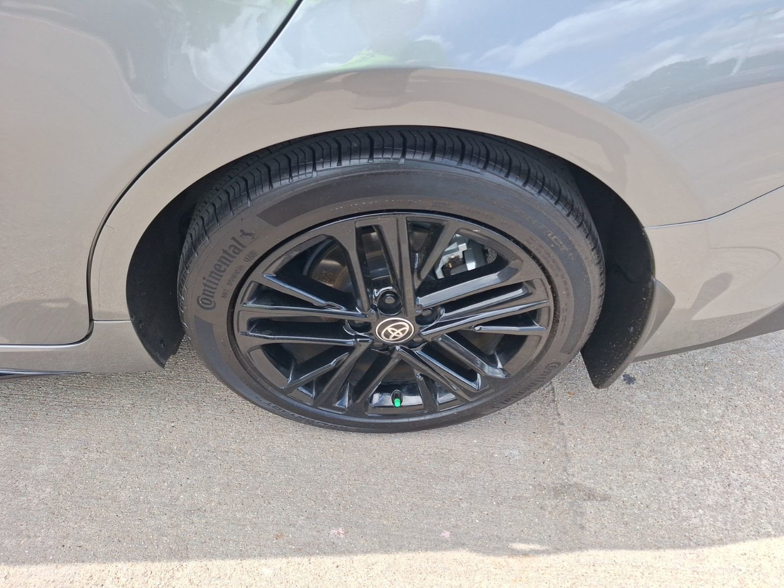 Used 2025 Toyota Camry SE w/ Convenience Package FWD image 11