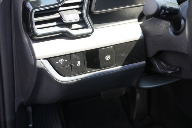 Used 2025 Kia Sportage X-Line AWD/4WD image 25