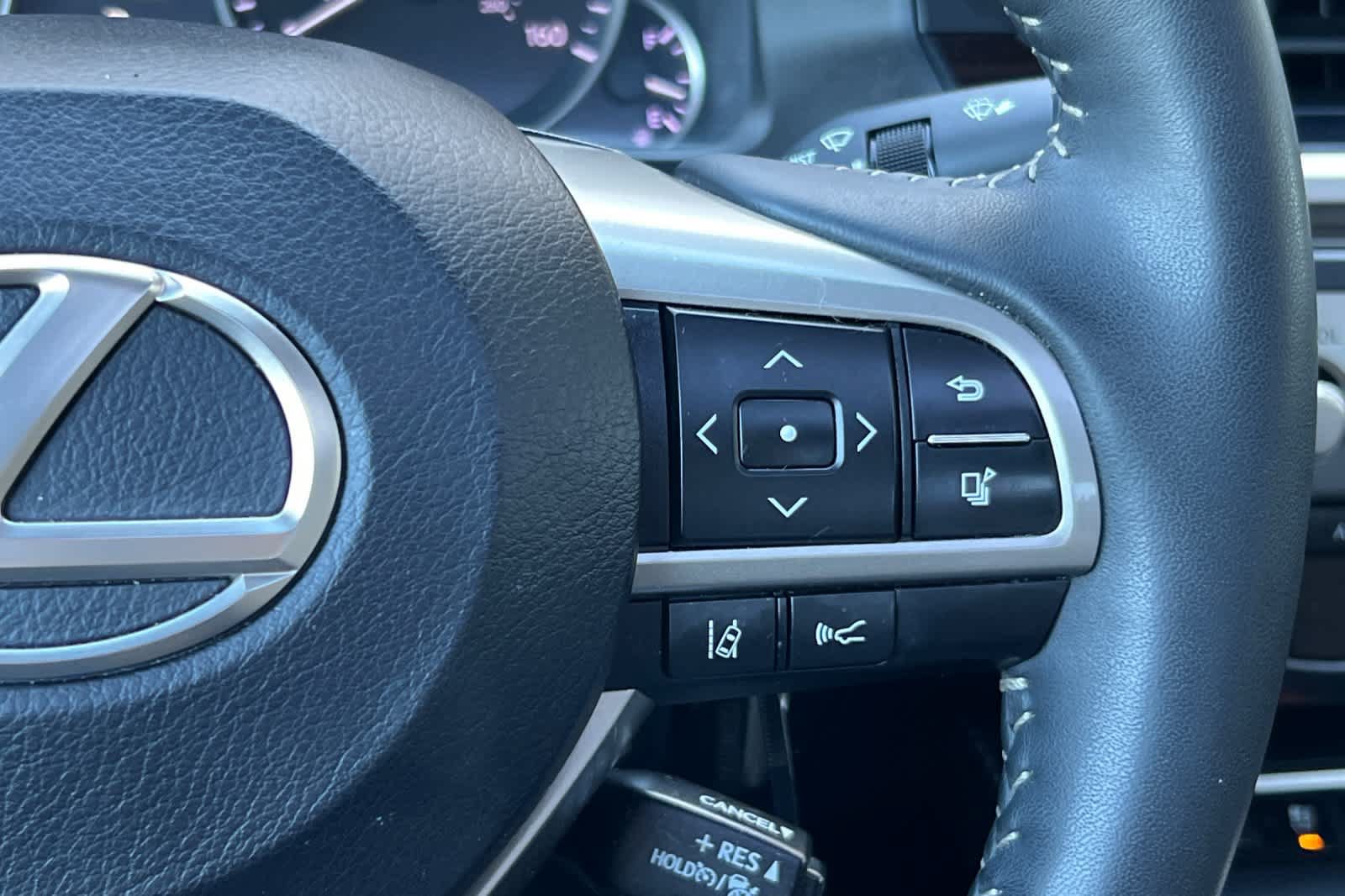 Used 2018 Lexus ES 350 w/ Luxury Package w/Wood Trim FWD image 27