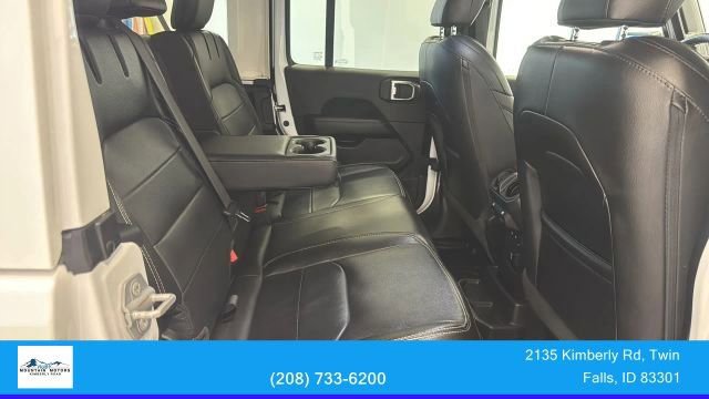 Used 2022 Jeep Wrangler Unlimited Sahara w/ Cold Weather Group AWD/4WD image 34