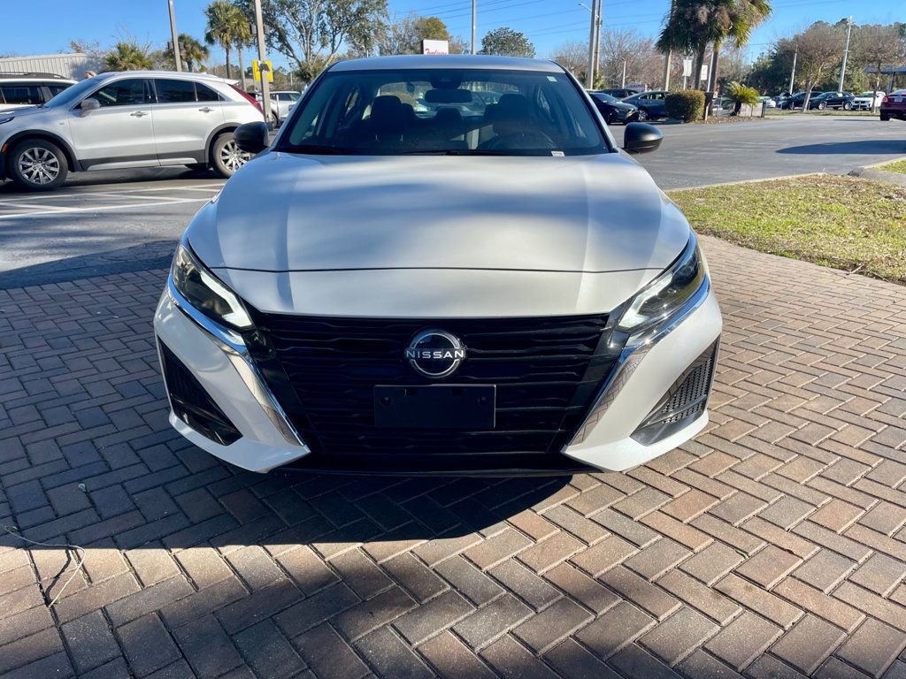 Used 2025 Nissan Altima 2.5 SV FWD image 8