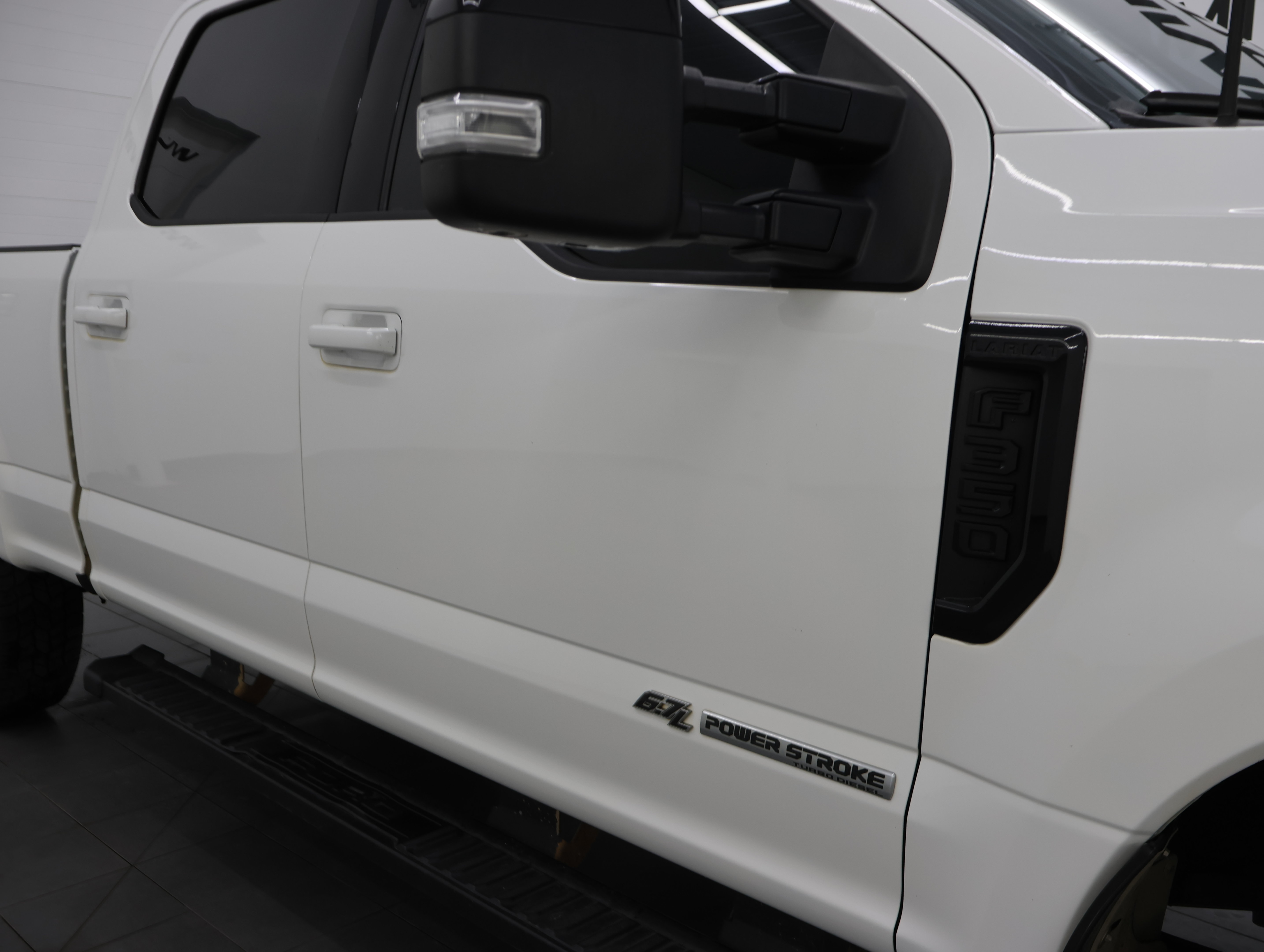 Used 2022 Ford F350 Lariat w/ Black Appearance Package AWD/4WD image 22