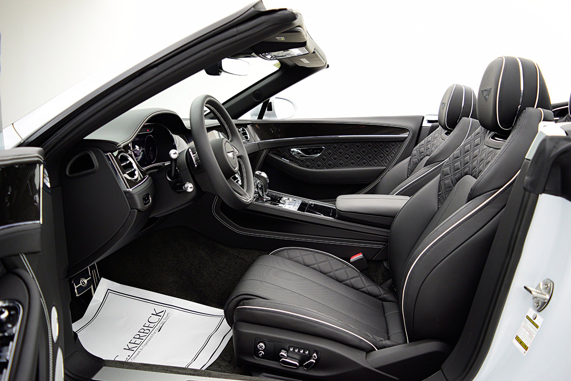 Used 2023 Bentley Continental GT Azure image 42