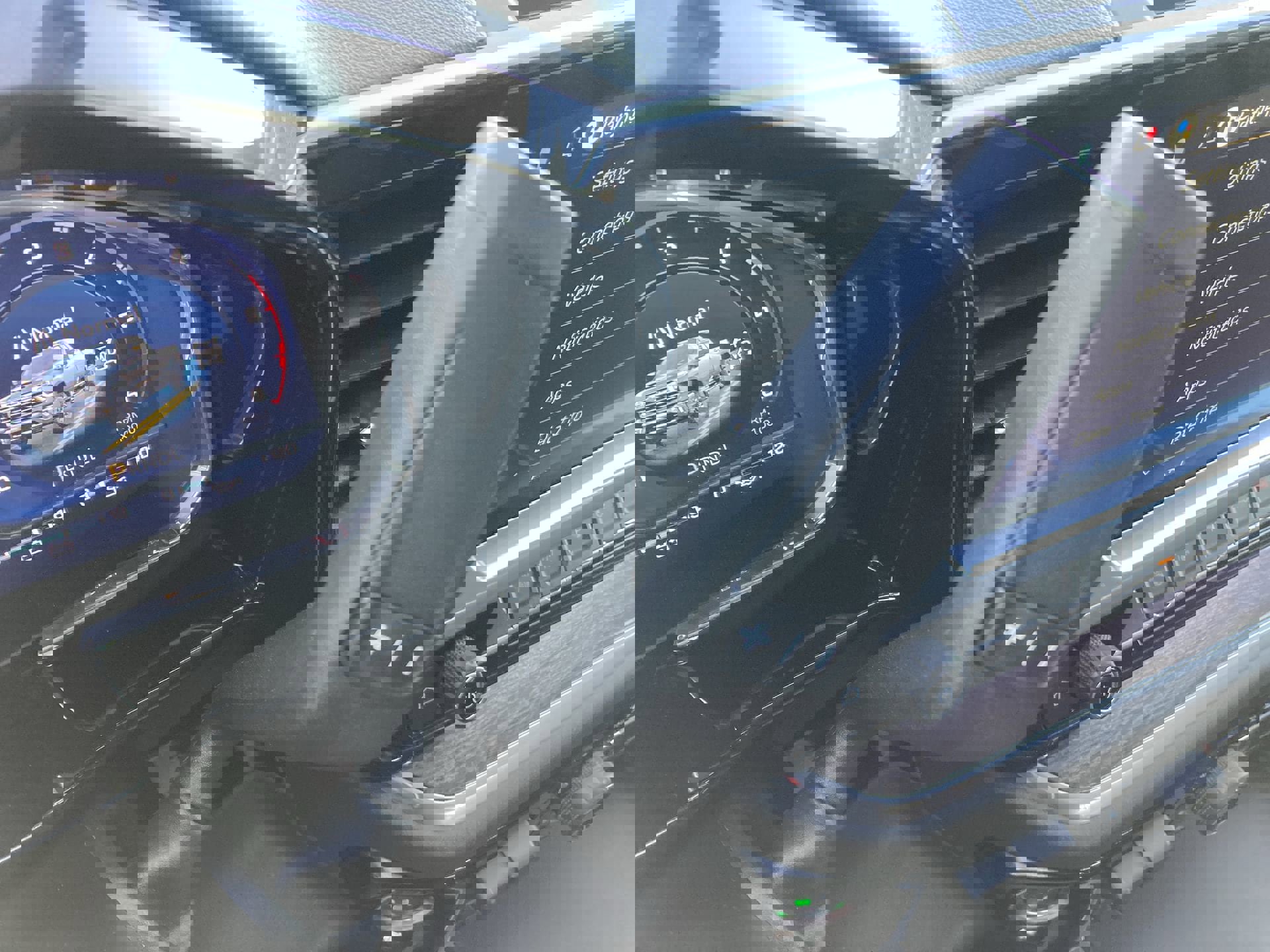 Used 2025 Chevrolet Silverado 2500 LTZ w/ LTZ Convenience Package image 23