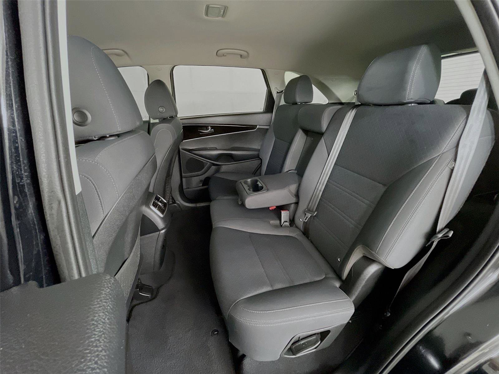 Used 2019 Kia Sorento S image 26