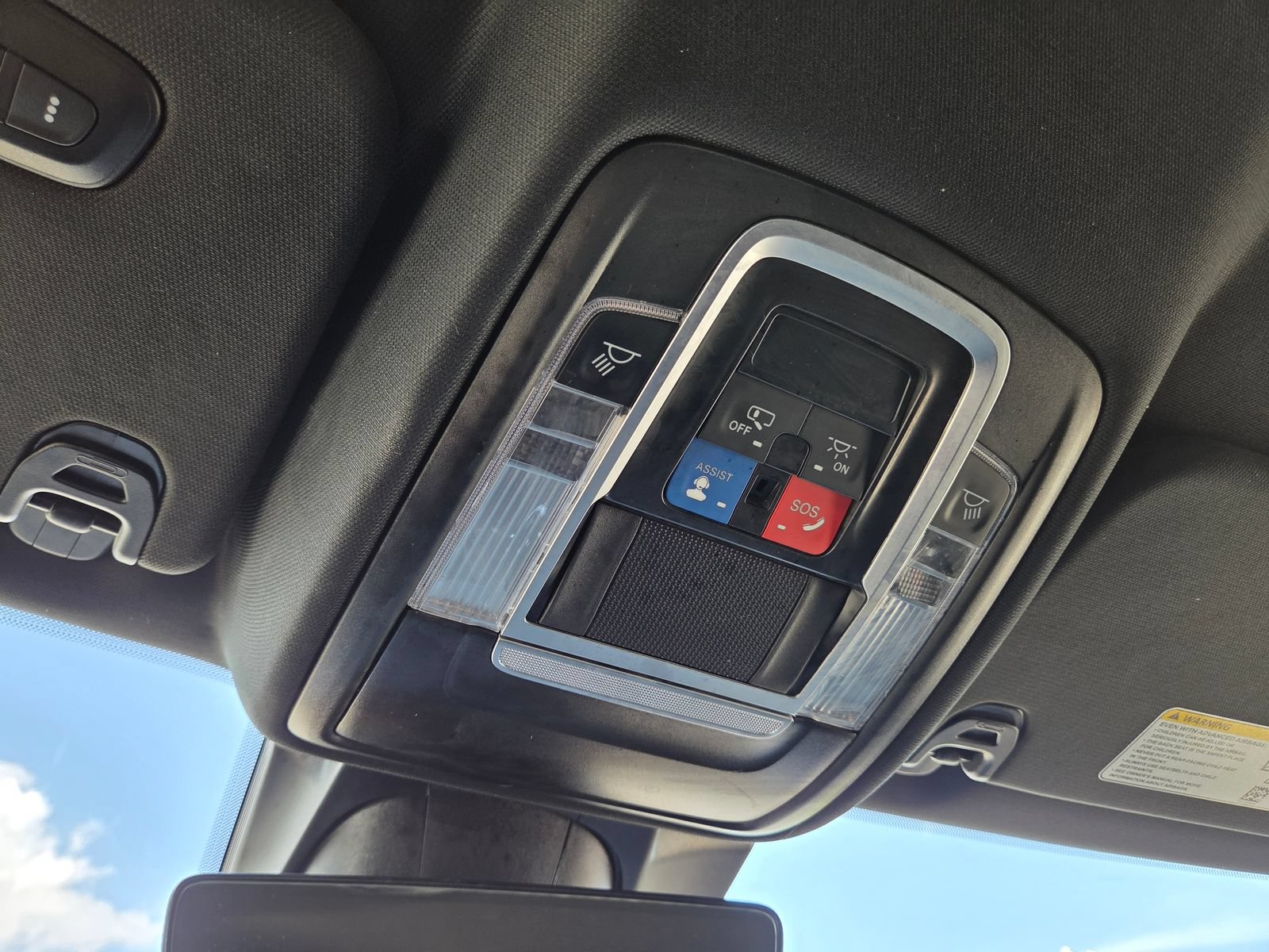 Used 2024 RAM 1500 Laramie AWD/4WD image 40