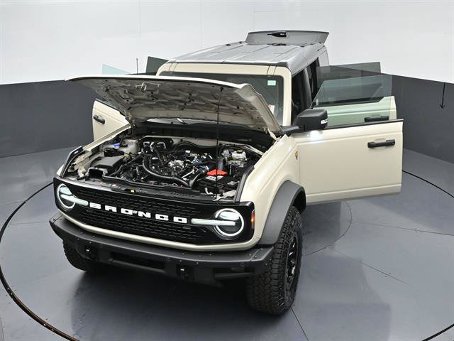 Used 2025 Ford Bronco Badlands AWD/4WD image 44