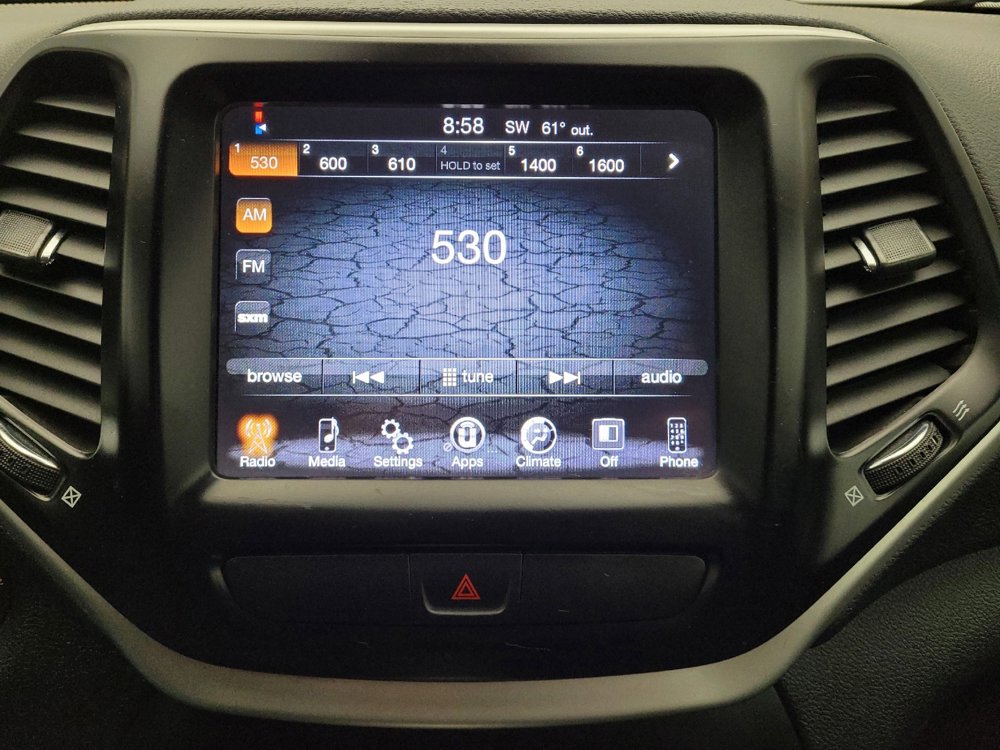 Used 2018 Jeep Cherokee Latitude Plus image 25