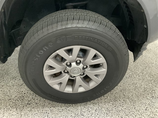 Used 2018 Toyota Tacoma SR5 AWD/4WD image 8