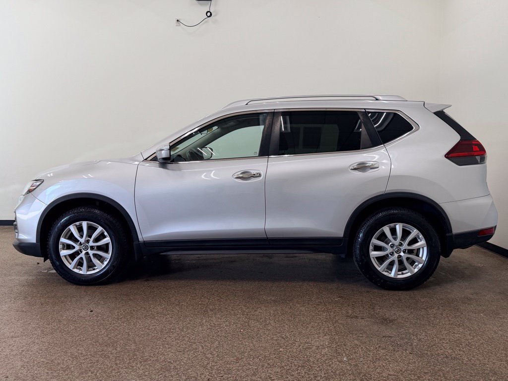 Used 2018 Nissan Rogue SV AWD/4WD image 2
