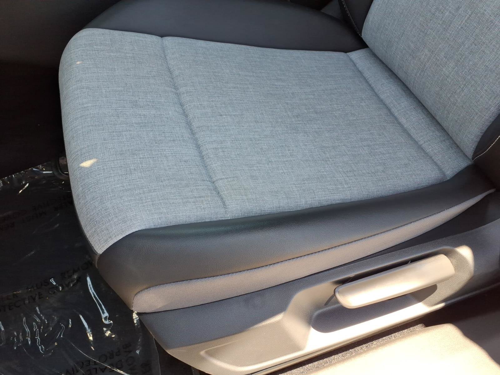 Certified 2025 Volkswagen ID.4 Pro RWD image 21