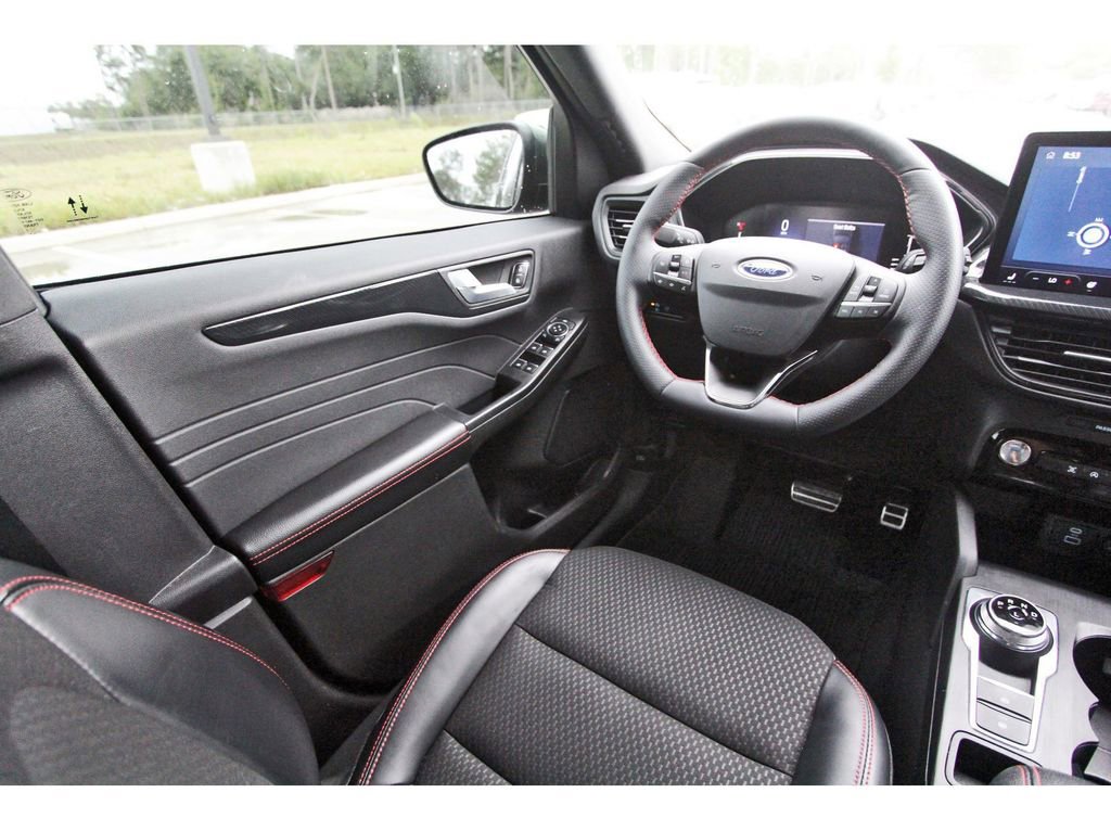 Used 2023 Ford Escape ST-Line w/ Tech Pack #1 image 11