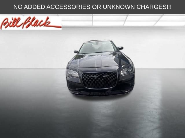 Used 2021 Chrysler 300 Touring w/ Sport Appearance Package RWD image 3