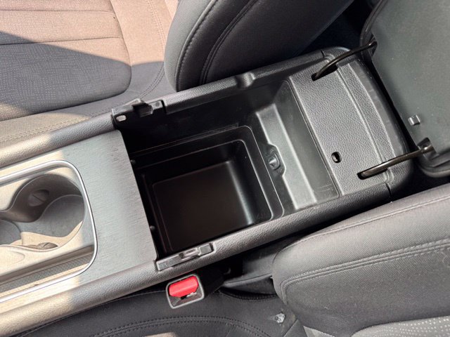 Used 2017 Chrysler 200 LX FWD image 15