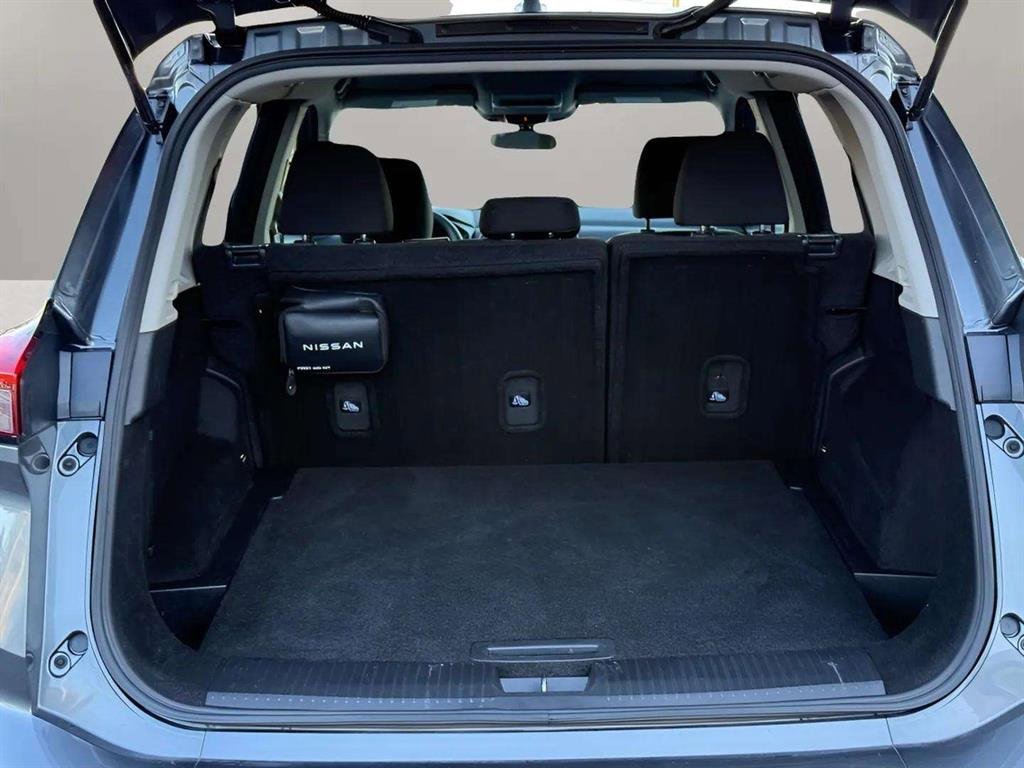 Used 2024 Nissan Rogue S image 15