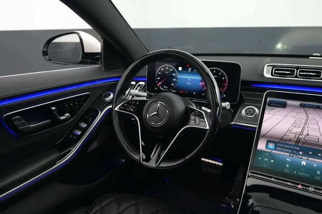 Used 2022 Mercedes-Benz S 580 4MATIC Sedan w/ AMG Line Package image 31