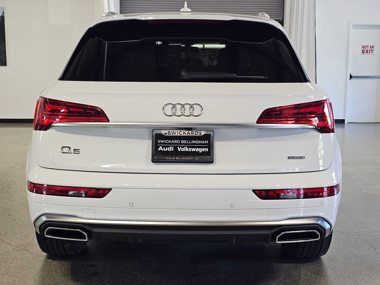 Used 2024 Audi Q5 e Premium w/ Convenience Package AWD/4WD image 4