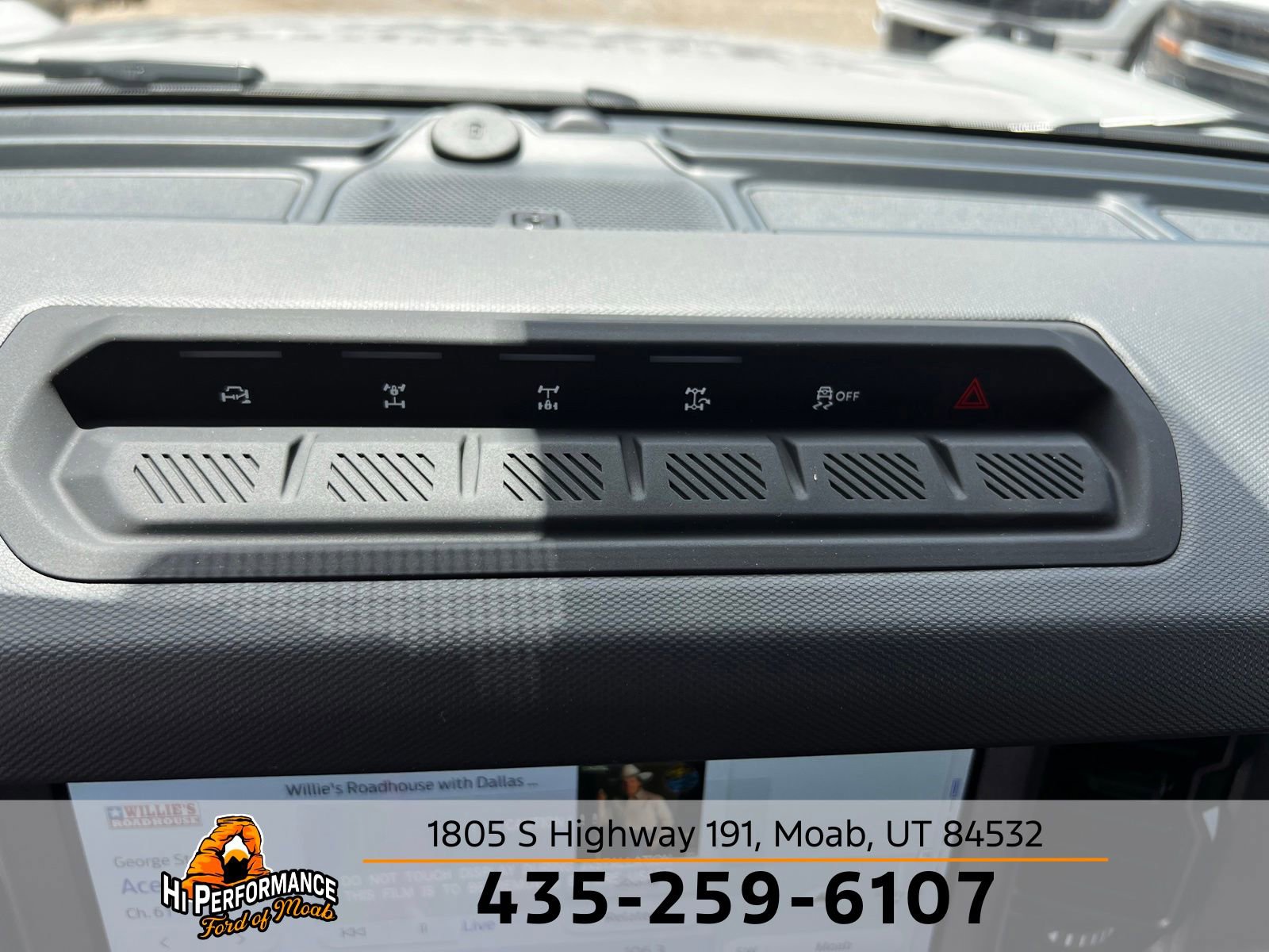 New 2026 Ford Bronco Badlands AWD/4WD image 32