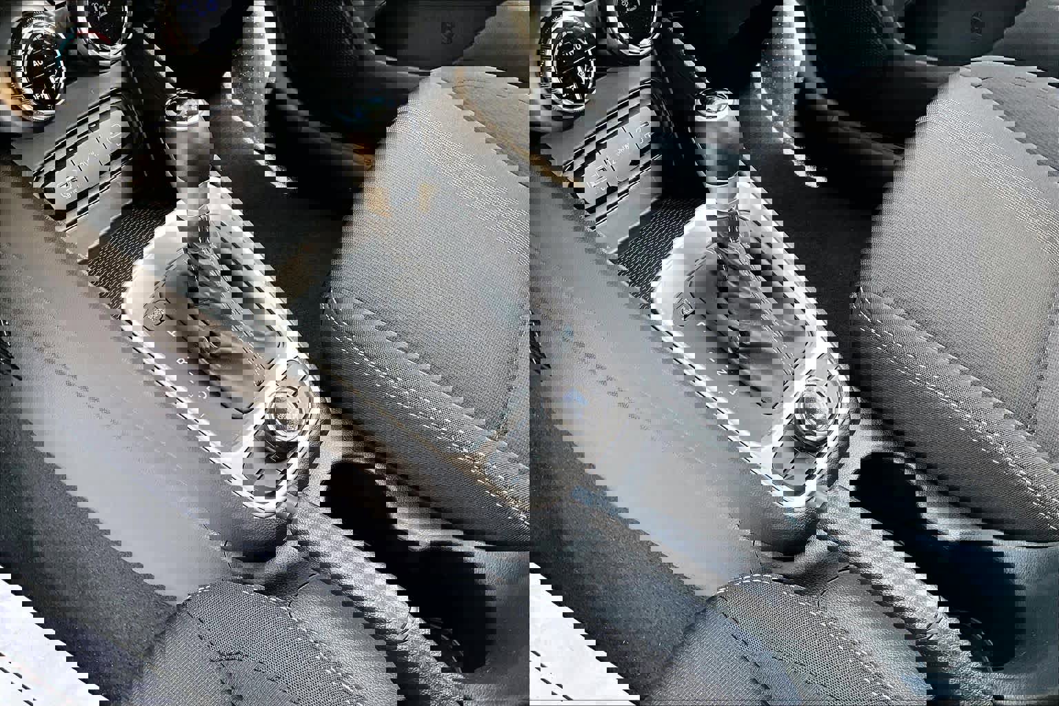 Used 2023 Hyundai Venue SEL w/ Cargo Package image 16