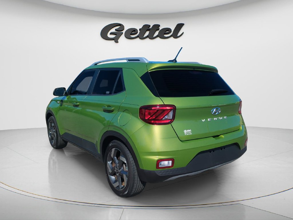 Certified 2024 Hyundai Venue SEL FWD image 7