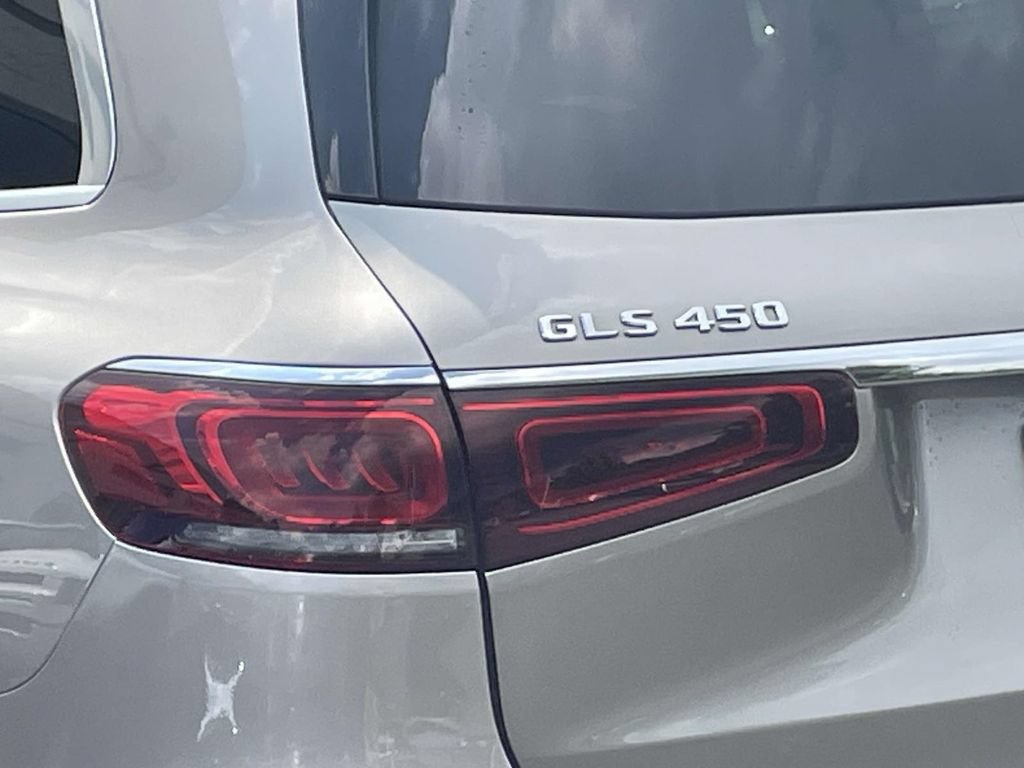 Used 2021 Mercedes-Benz GLS 450 4MATIC image 10