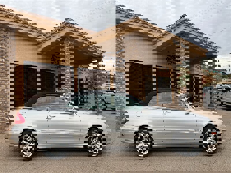 Used 2005 Mercedes-Benz CLK 320 Cabriolet image 35