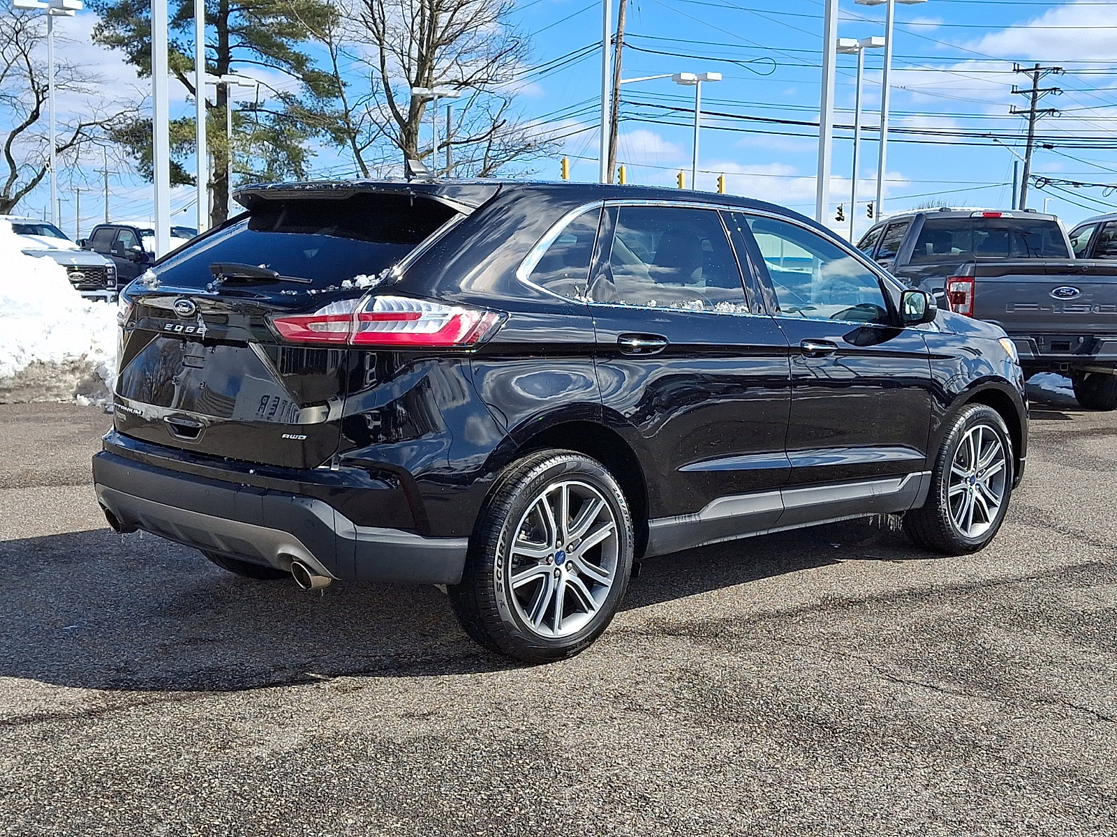Used 2022 Ford Edge Titanium w/ Cargo Accessory Package image 11