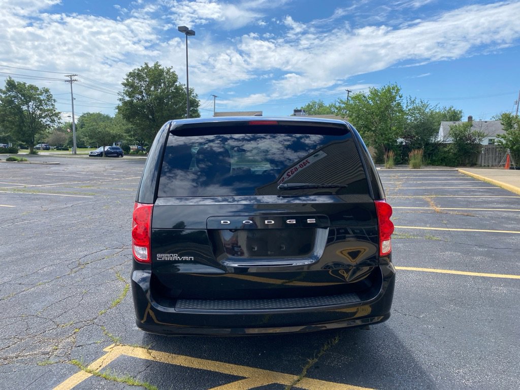 Used 2018 Dodge Grand Caravan SXT w/ Driver Convenience Group image 4