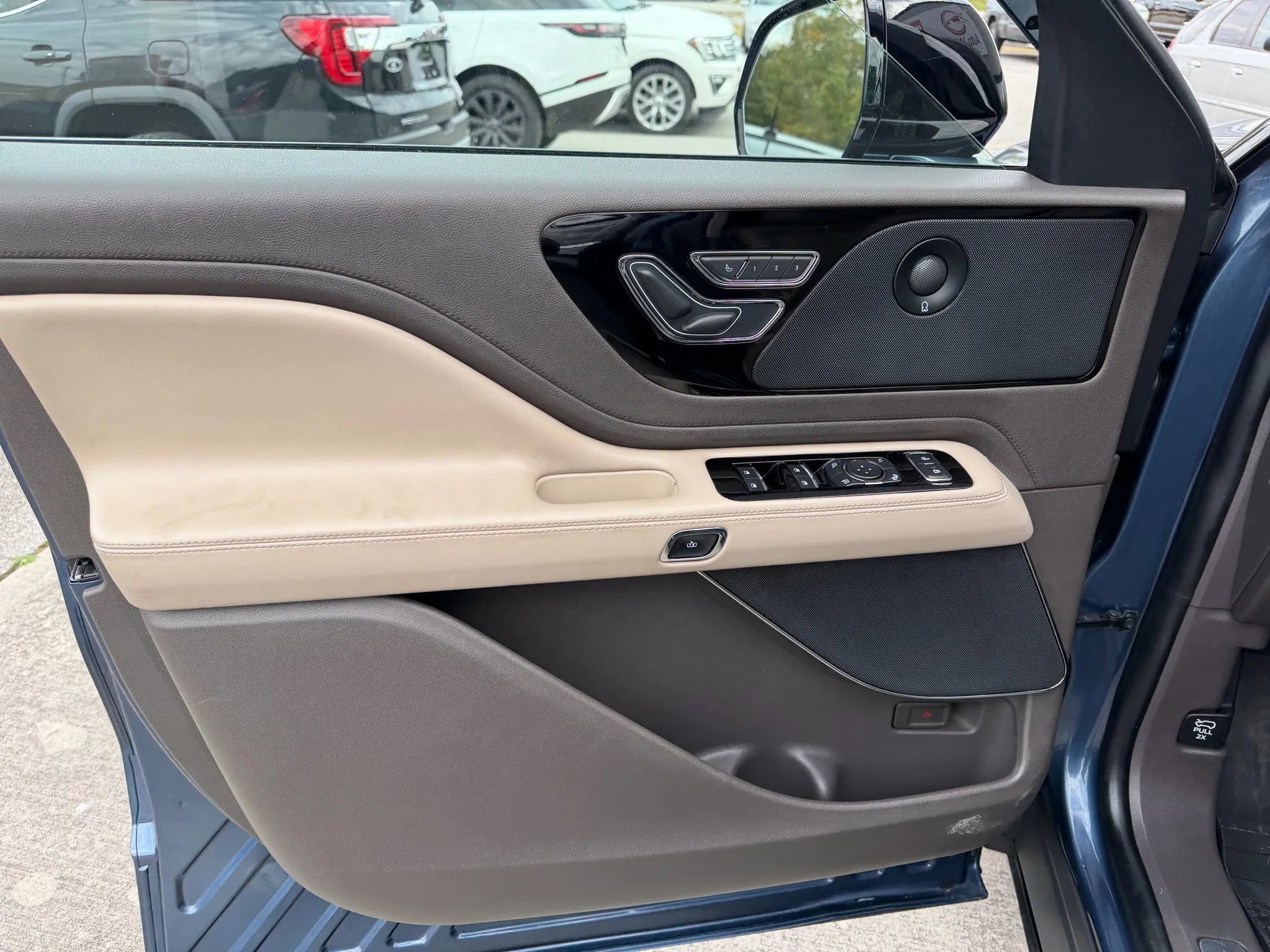 Used 2020 Lincoln Aviator Reserve w/ Equipment Group 201A image 43