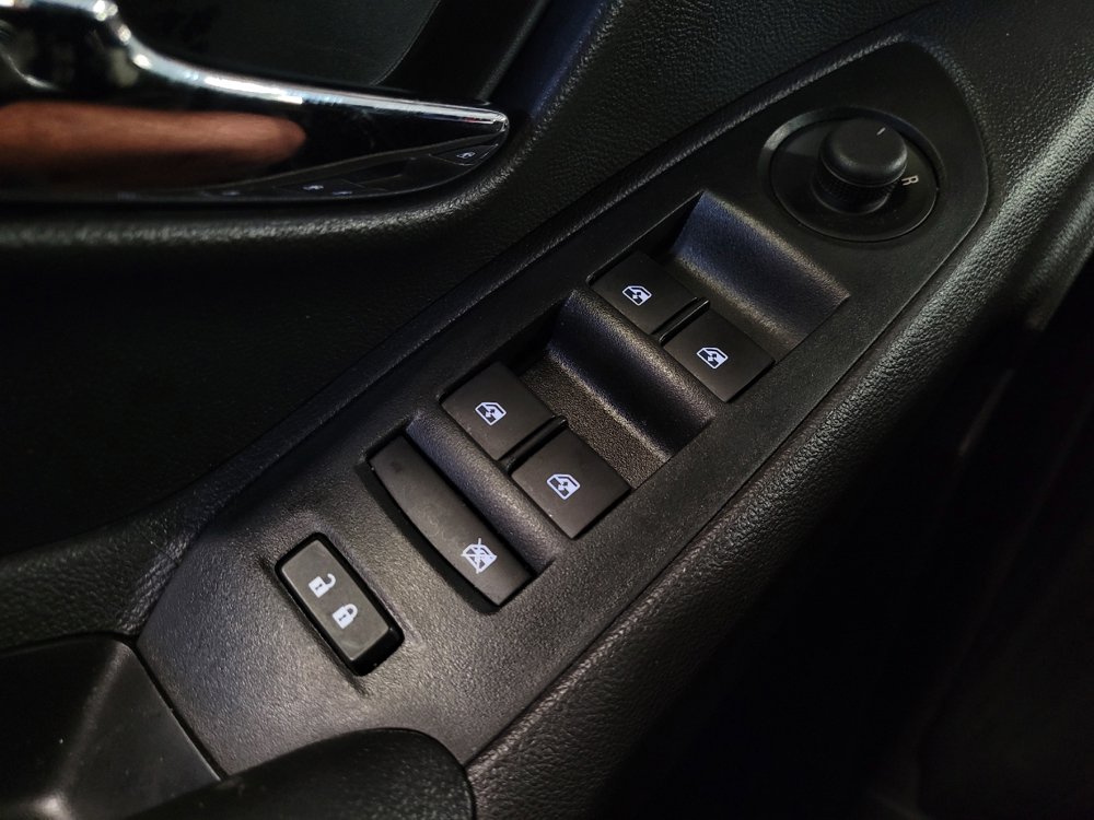 Used 2020 Chevrolet Trax LT w/ LT Convenience Package FWD image 27