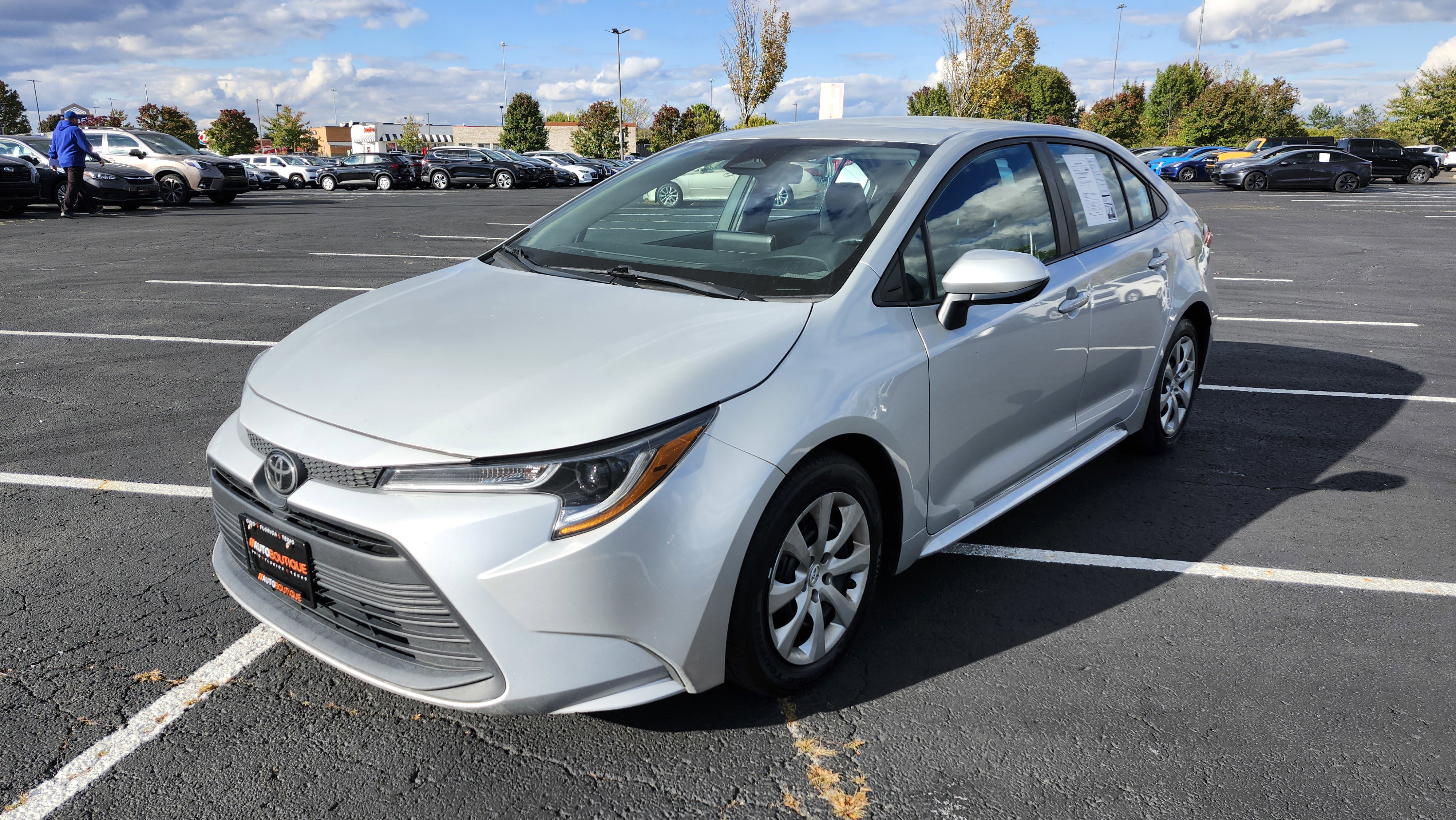 Used 2023 Toyota Corolla LE image 5