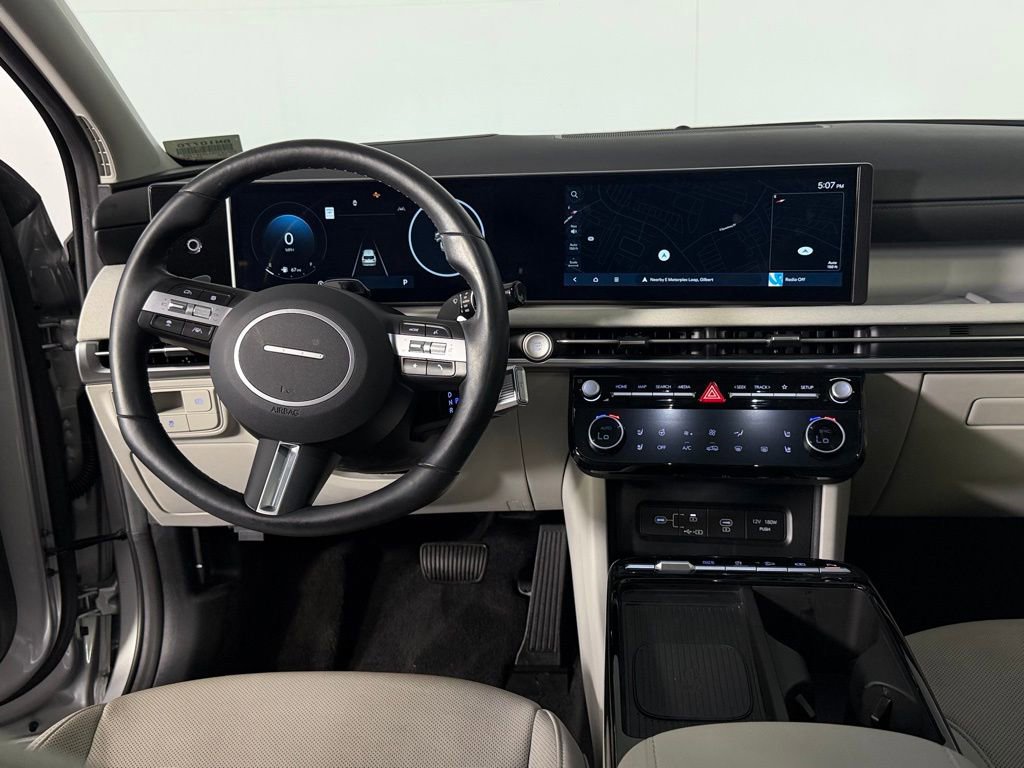 Used 2025 Hyundai Tucson Limited FWD image 13
