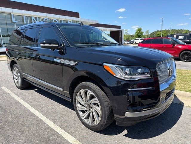 Used 2023 Lincoln Navigator Reserve AWD/4WD image 7