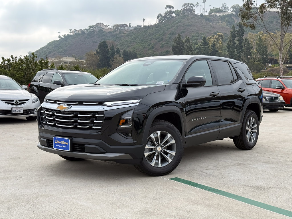 New 2027 Chevrolet Equinox LT w/ Safety and Technology Package AWD/4WD image 2