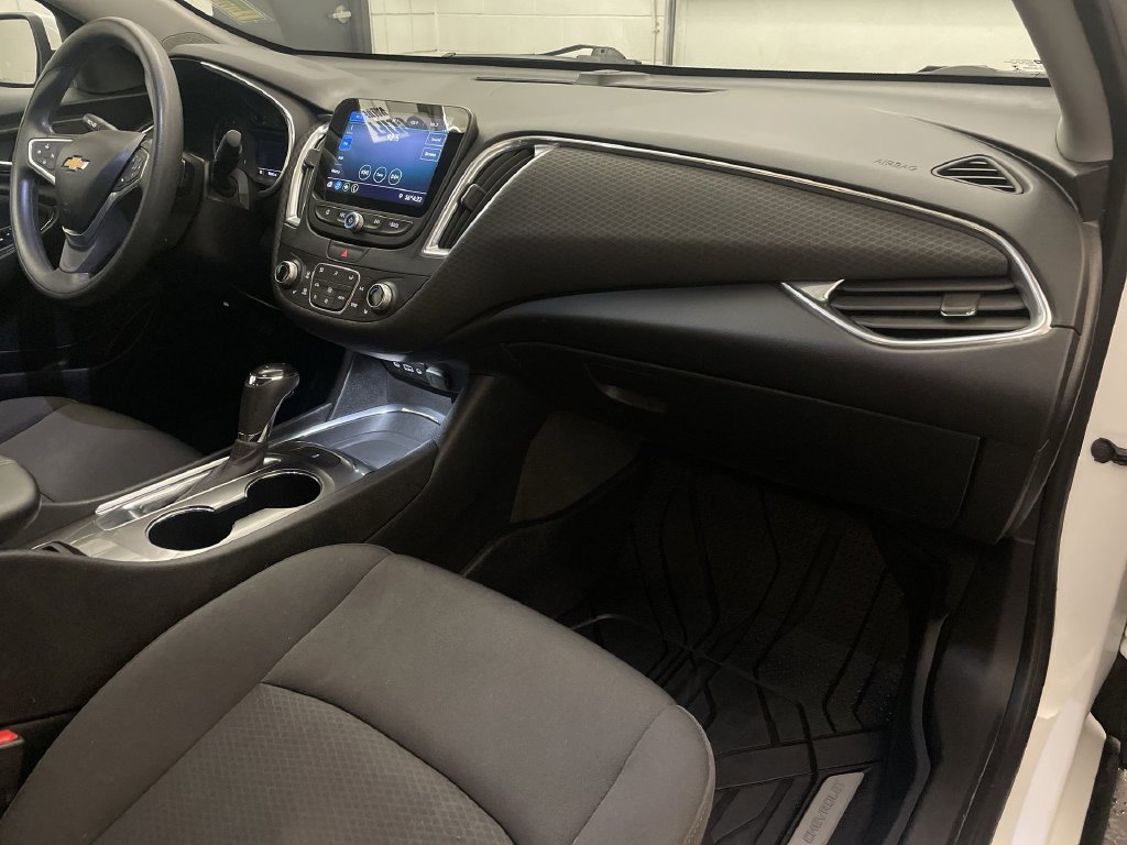 Used 2019 Chevrolet Malibu LT FWD image 21