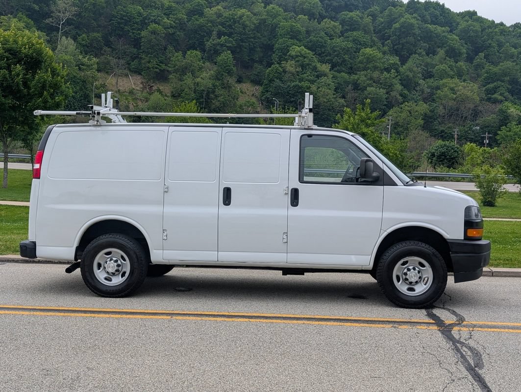 Used 2019 Chevrolet Express 2500 w/ Driver Convenience Package RWD image 4
