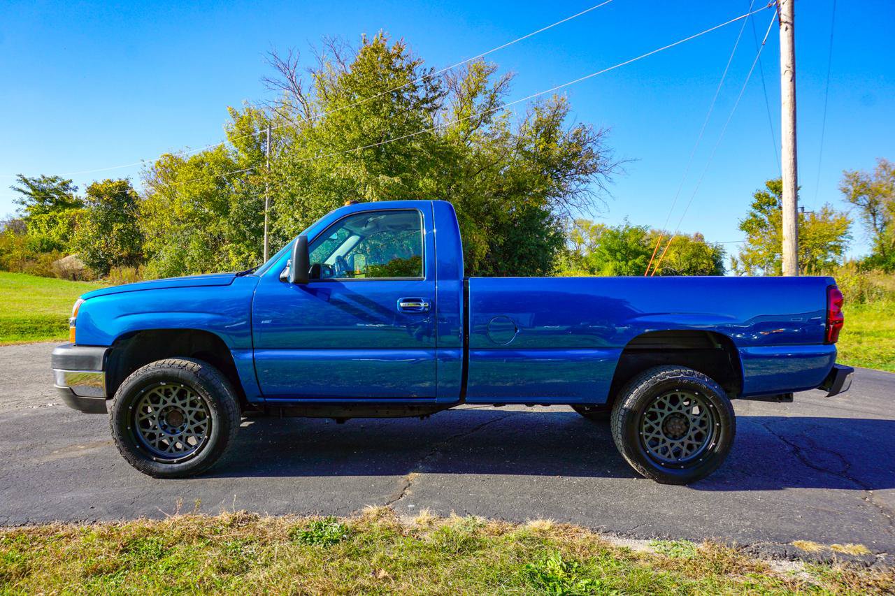 Used 2004 Chevrolet Silverado 2500 LS w/ Snow Plow Prep Package AWD/4WD image 9