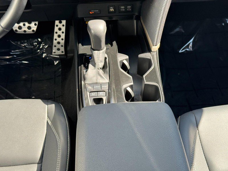 Certified 2025 Toyota Camry Hybrid image 14