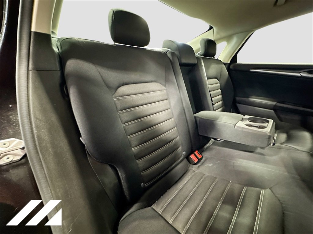 Used 2015 Ford Fusion SE image 26
