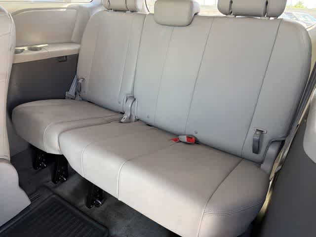 Used 2017 Toyota Sienna XLE w/ XLE Navigation Package image 11